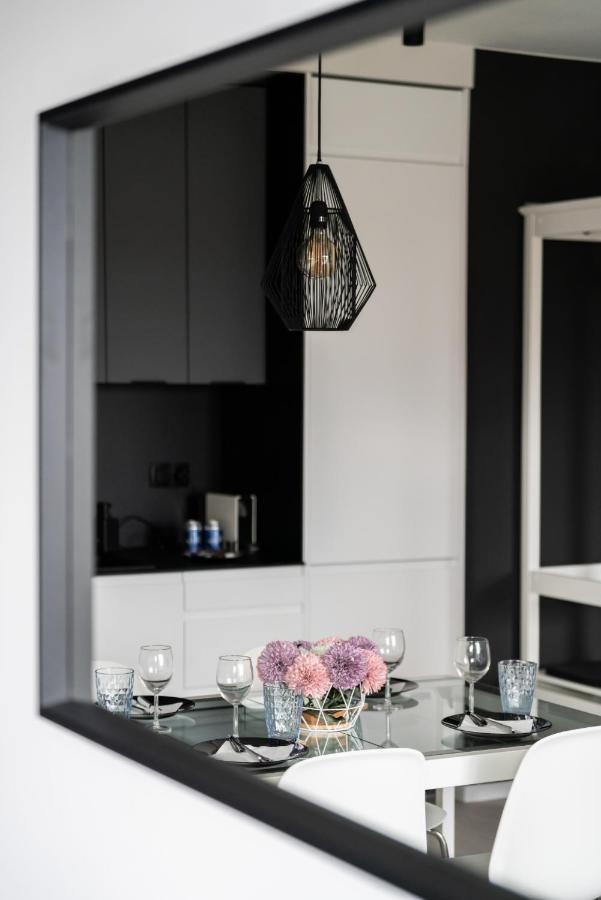 Stara Cegielnia Lake View Apartment By Renters Prestige Poznan Dış mekan fotoğraf
